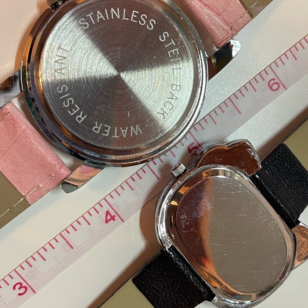 Hello Kitty Crystal Accent - Pink Leather and Black Leather - 2 Watches - Picture 5 of 7